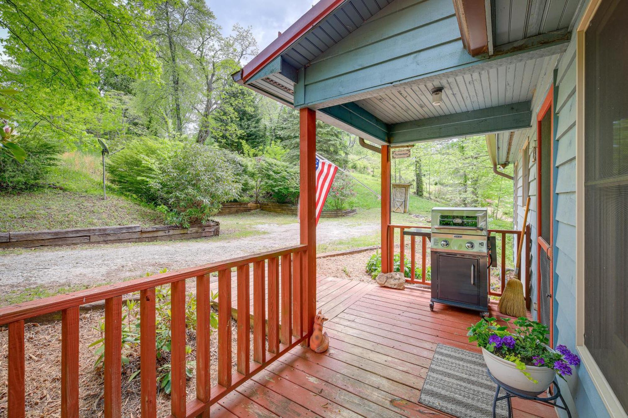 Quaint Blue Ridge Cabin Rental With On-Site Stream! Спарта Екстер'єр фото